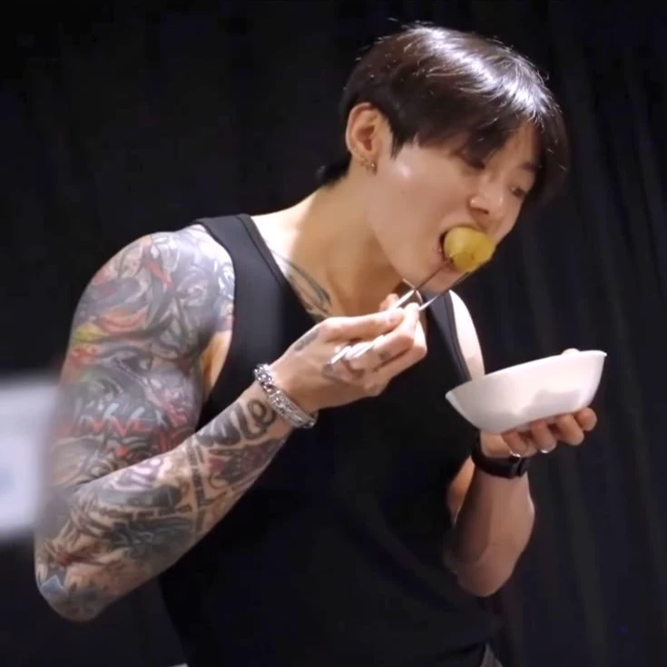 Jeon Jungkook thumbnail