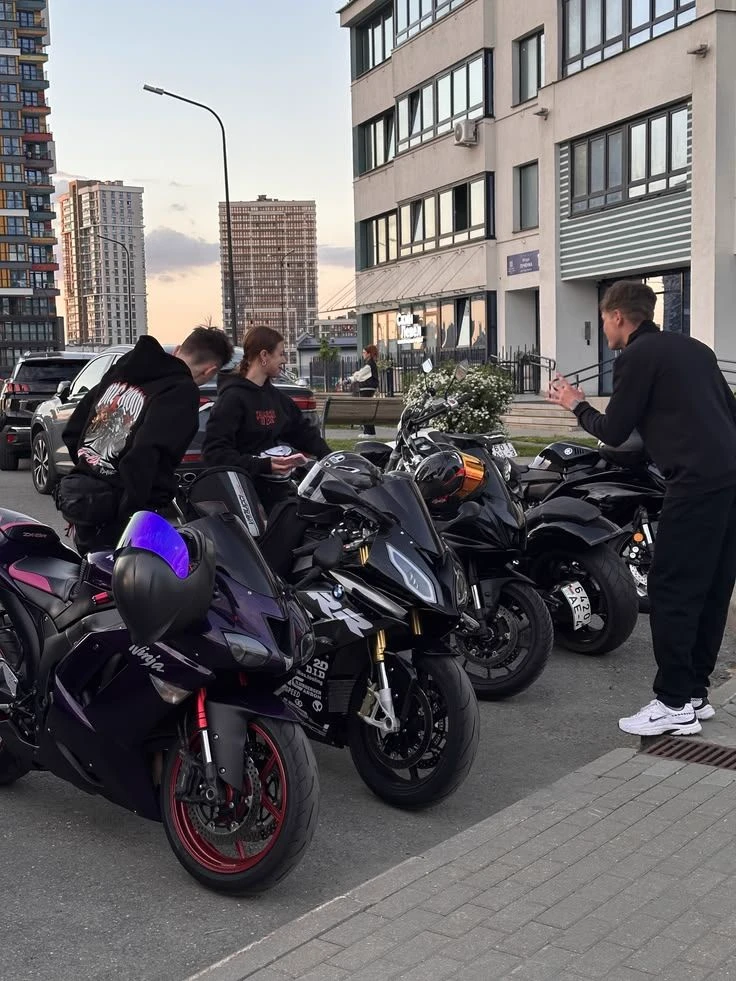 Group of motorcyclists thumbnail