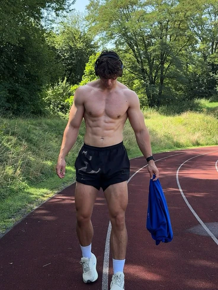 Lucas Navarro thumbnail