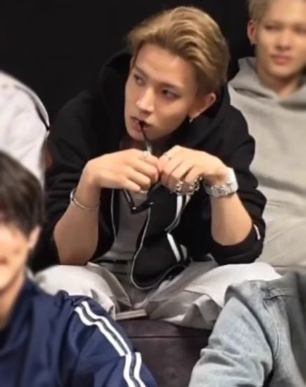 Lee Heeseung thumbnail