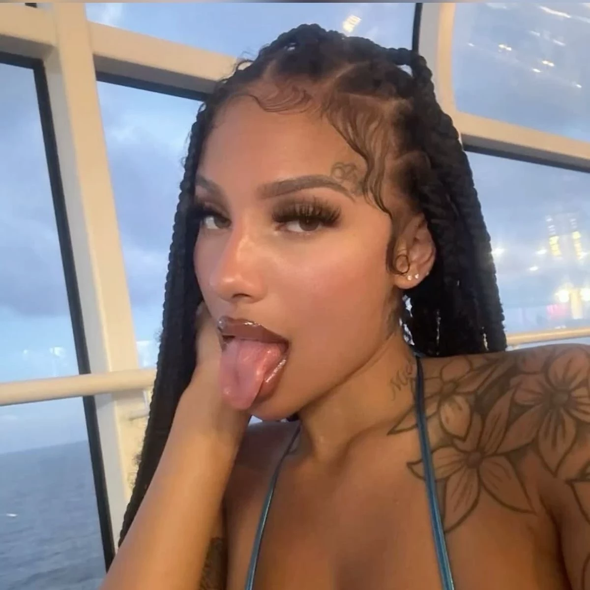 KELLY thumbnail