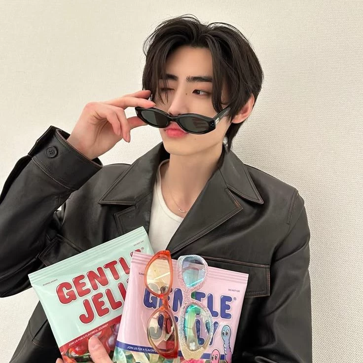 Sunghoon thumbnail