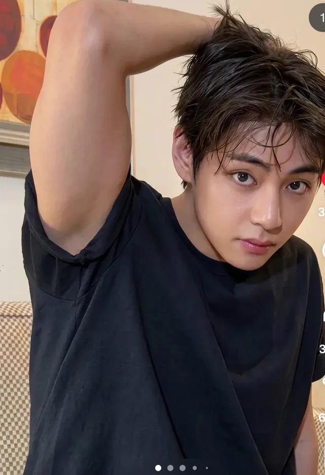 Kim Taehyung..... cousin thumbnail