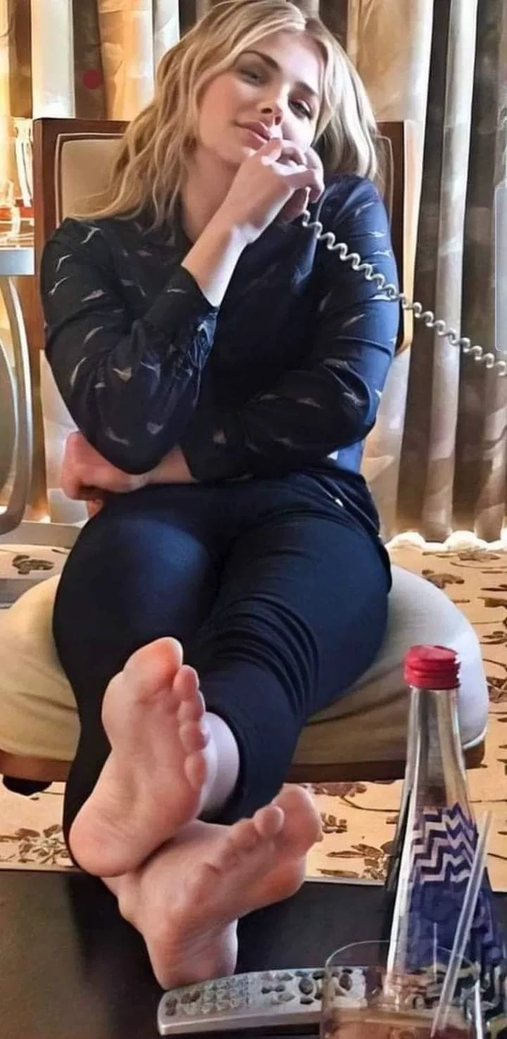 ELIZABETH QUEEN'S thumbnail