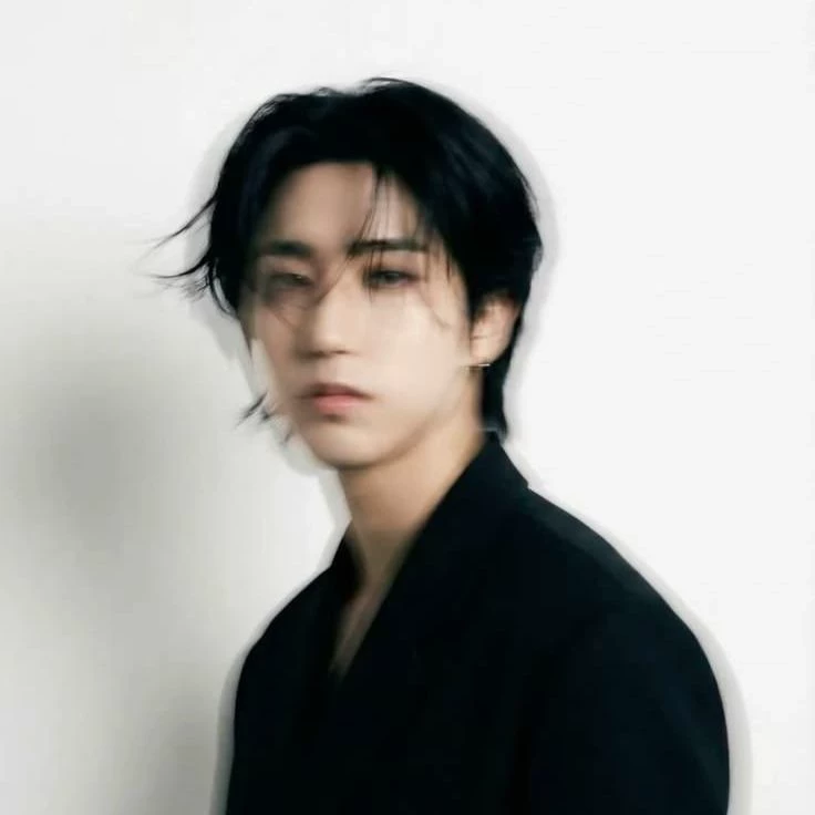 han jisung your bodyguard thumbnail