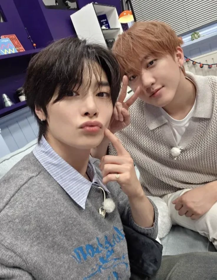 jeongbin (CHANGBIN X I.N) thumbnail