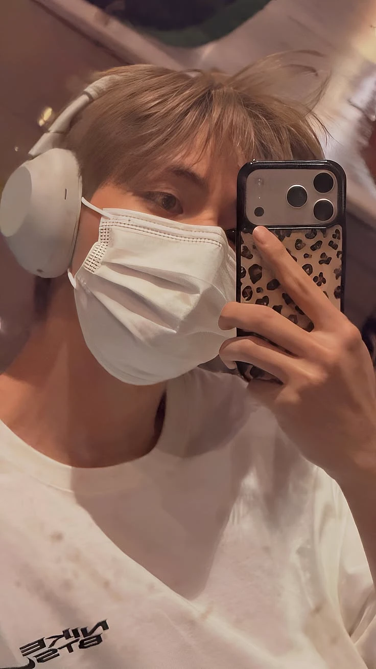 Kim Taehyung thumbnail