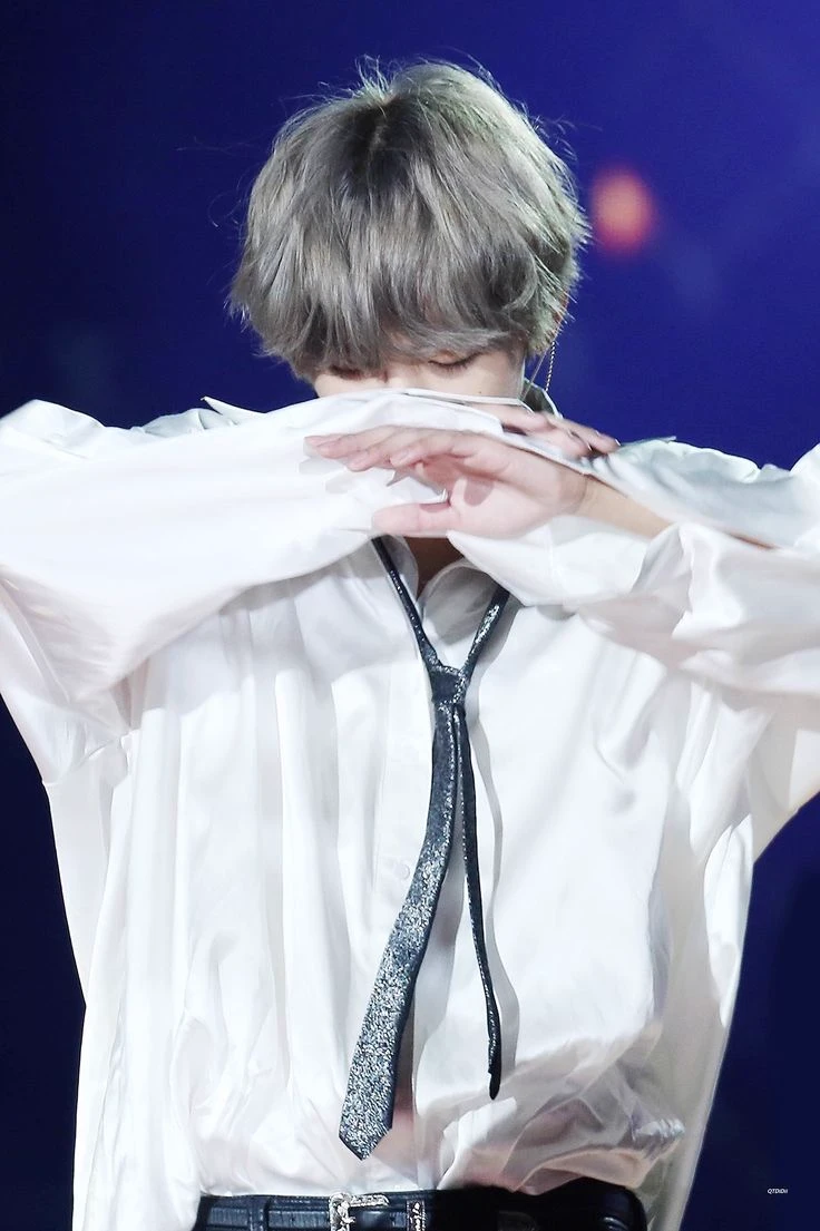 Kim Taehyung thumbnail