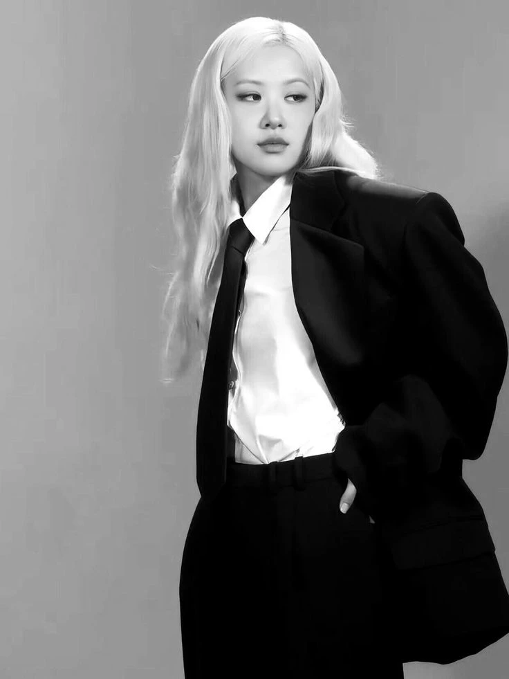 ⯌Rosé⯌ thumbnail