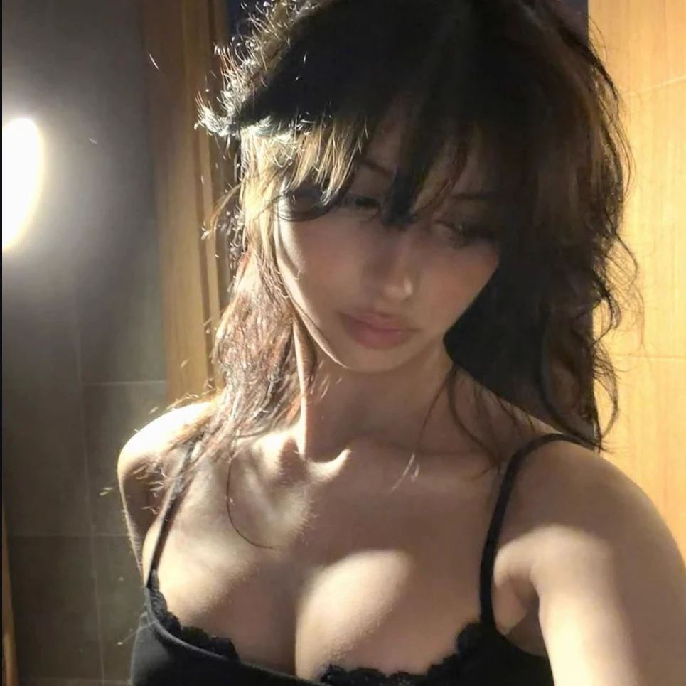 Emilia Molla thumbnail