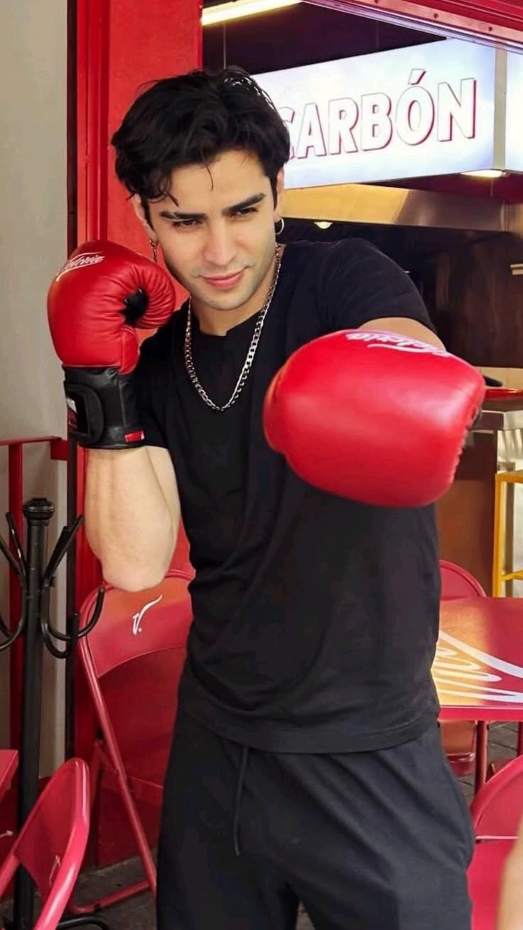 Aron Mercuri thumbnail