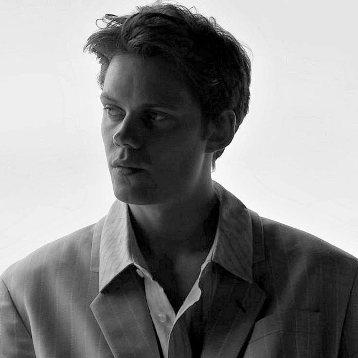 Bill Skarsgard thumbnail