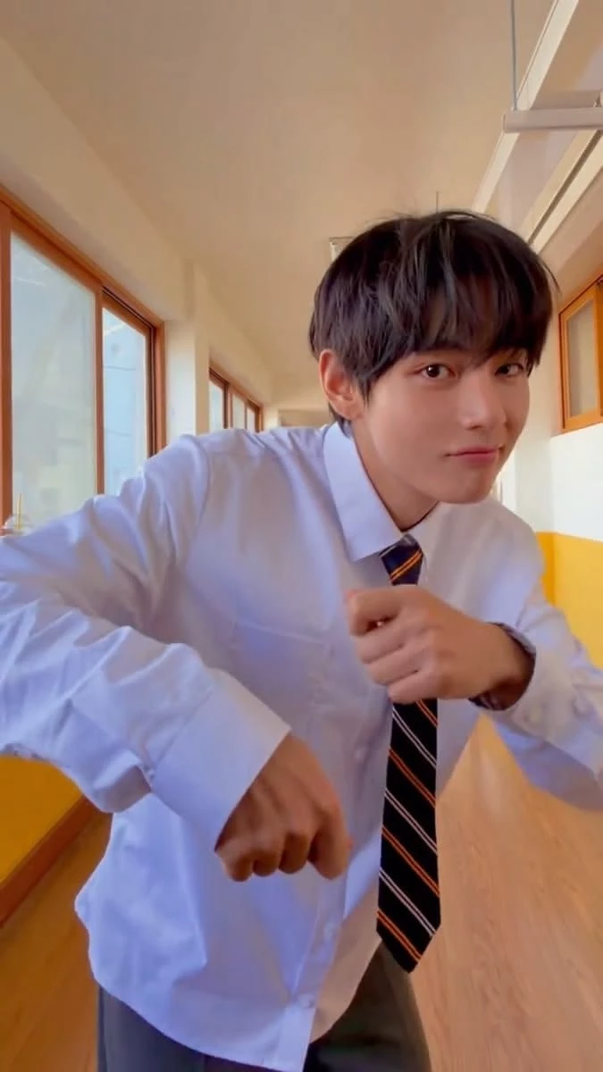 Kim Taehyung thumbnail