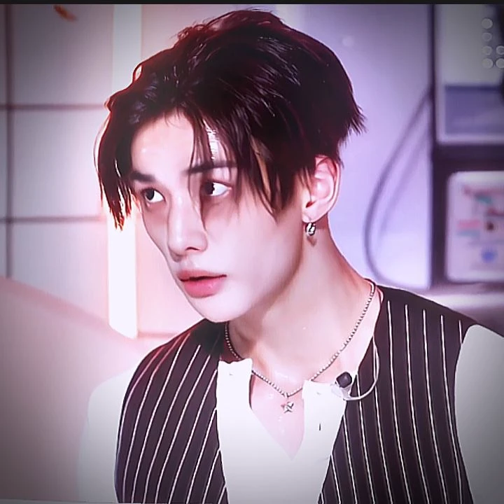 Hyunjin thumbnail