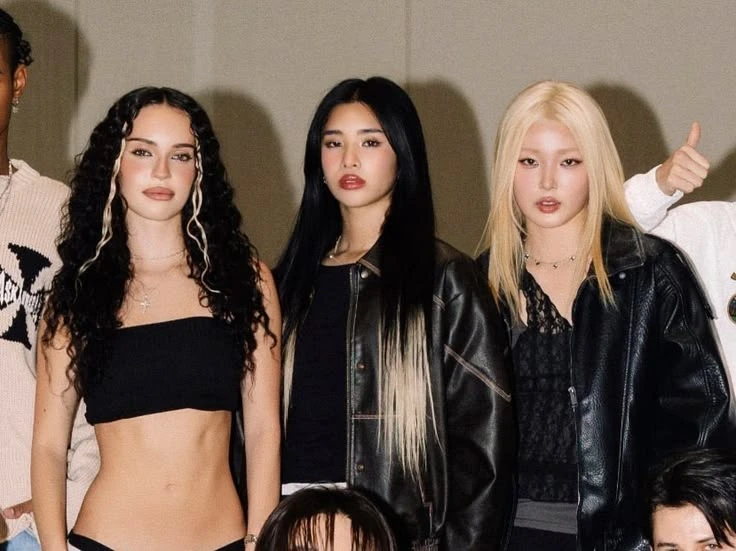 daniela, yoonchae y sophia thumbnail