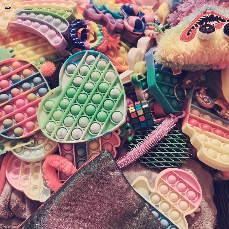 MAH FIDGETS! thumbnail