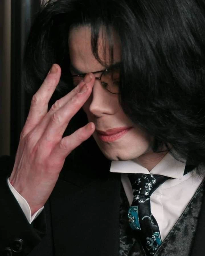 Michael Jackson - 𝒫𝓇𝑜𝒻𝑒𝓈𝓈𝑜𝓇 thumbnail
