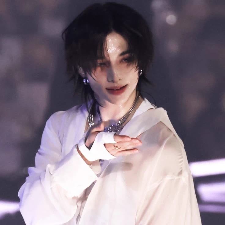 Hyunjin 𝄞 thumbnail