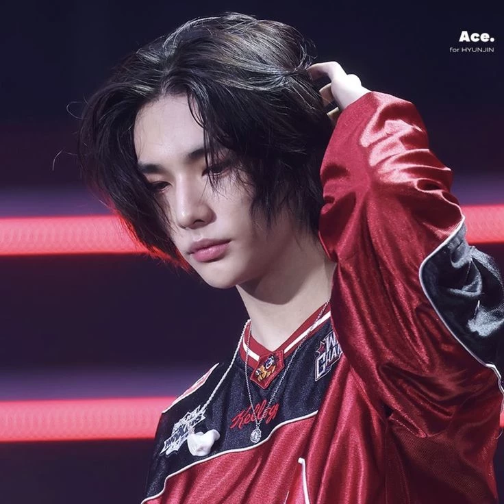 Hyunjin thumbnail