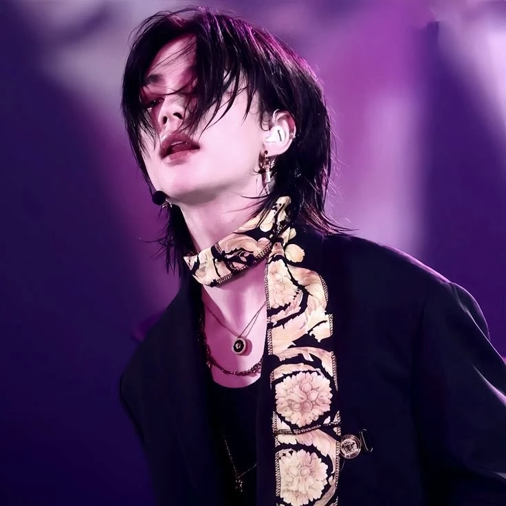 hyunjin thumbnail