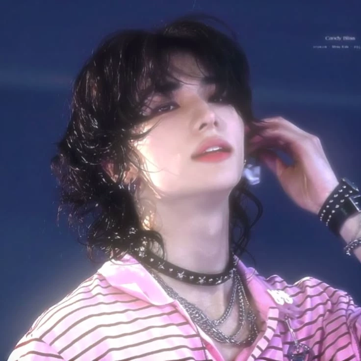 hyunjin thumbnail