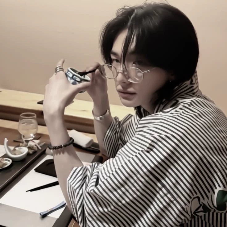 Hyunjin thumbnail