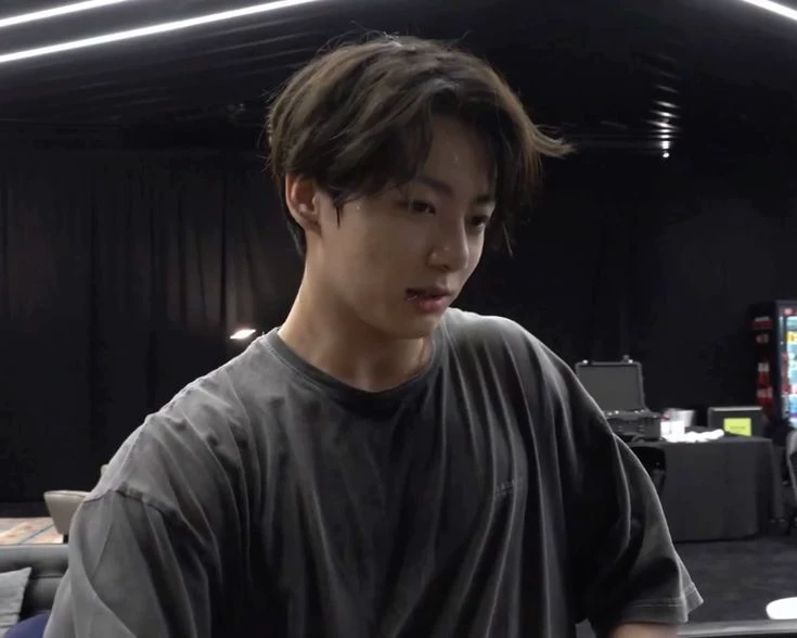 jungkook  thumbnail