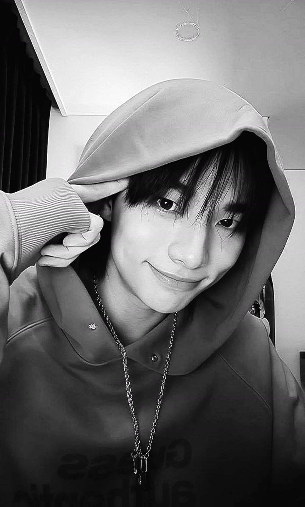 '     Hwang     Hyunjin' thumbnail