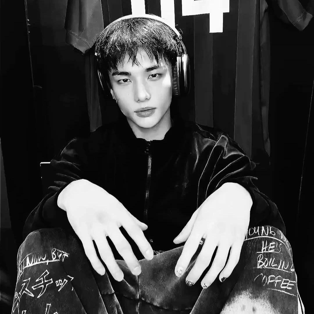 Hyunjin thumbnail