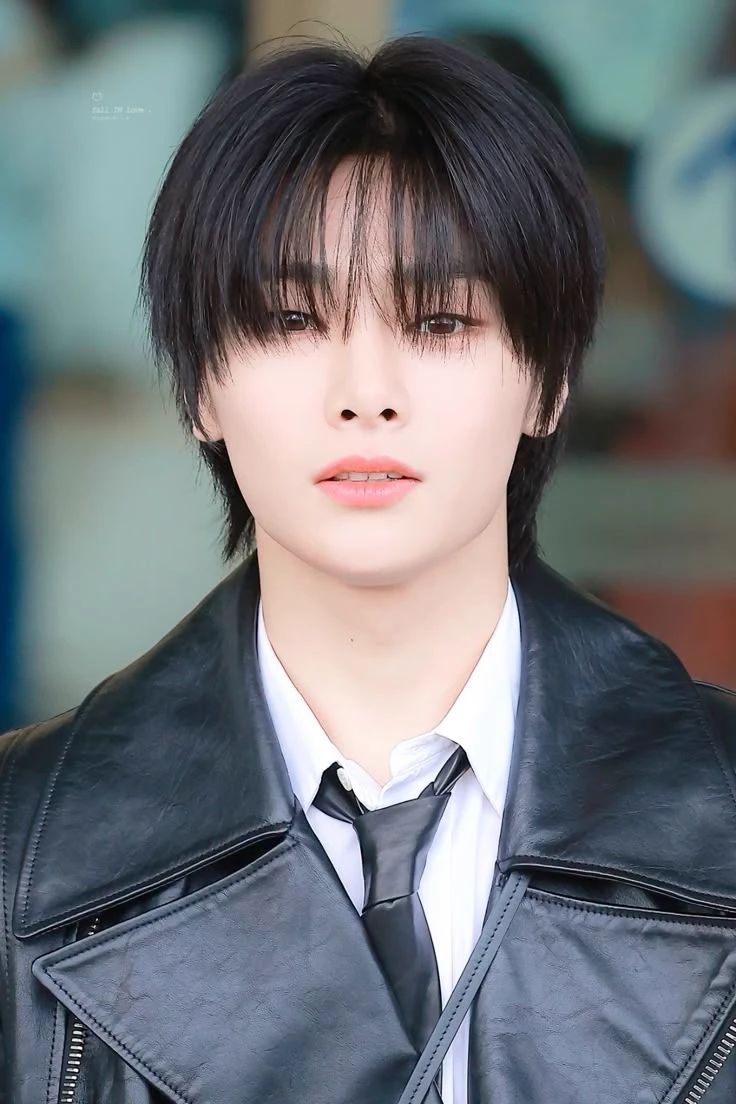 Jeongin - your boss ex-husband thumbnail