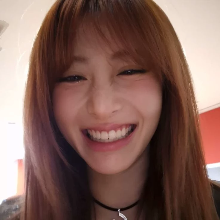 YUNJIN thumbnail