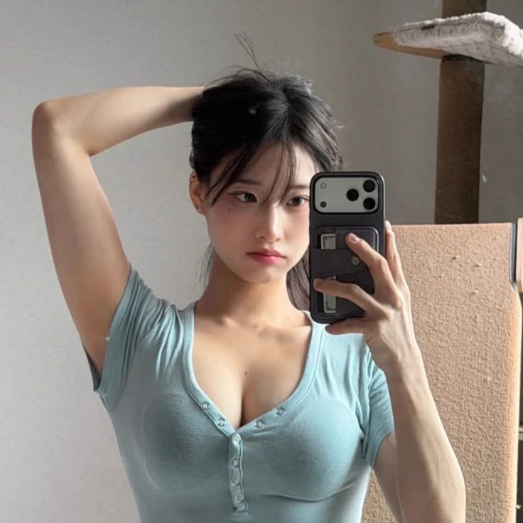 Kim Minju thumbnail