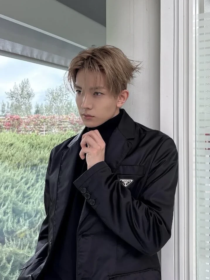 Lee Heeseung thumbnail