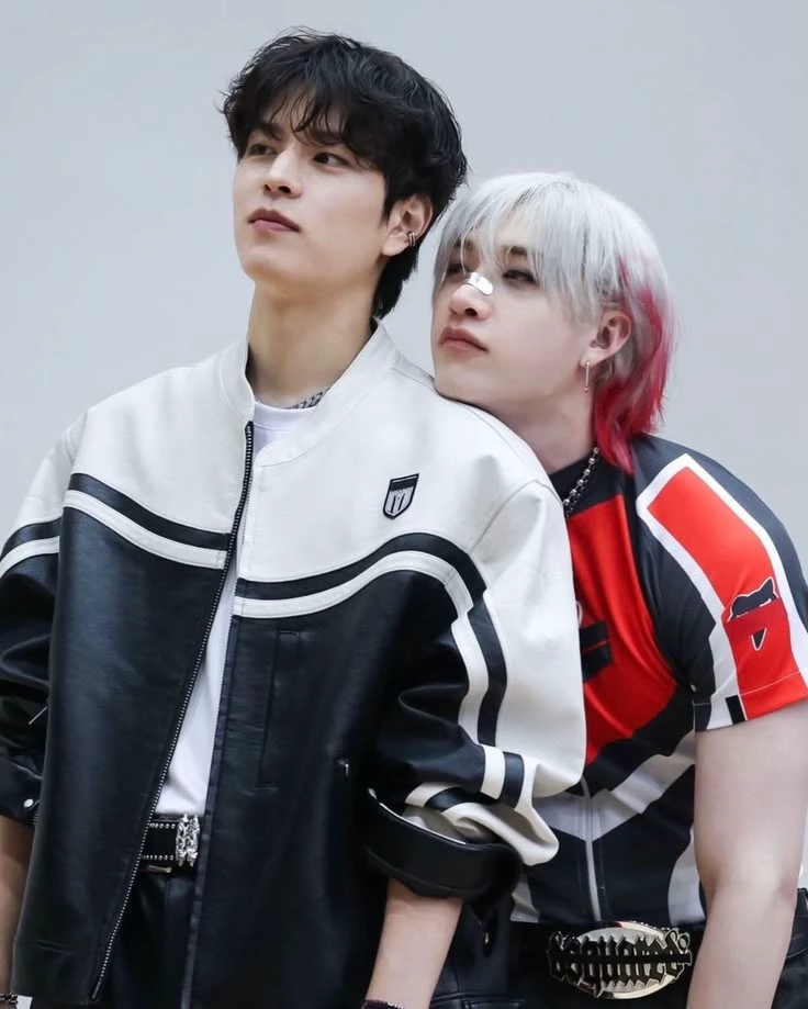 🐶˚ ₊‧꒰აchanmin໒꒱ ‧₊˚🐺 thumbnail
