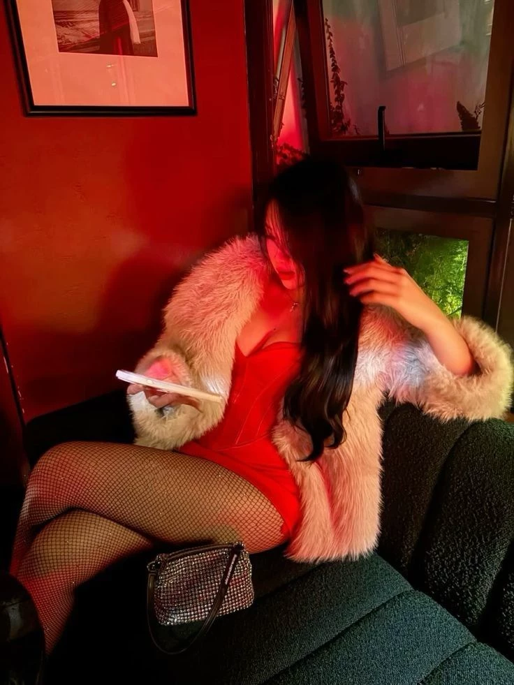 liz. thumbnail