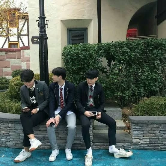 your best friends (only for girls, sorry boys) thumbnail