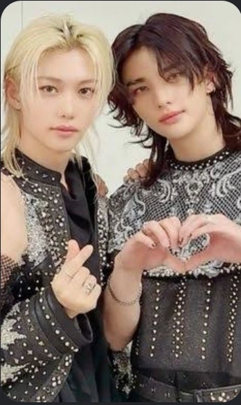 Hyunlix (friends?) thumbnail