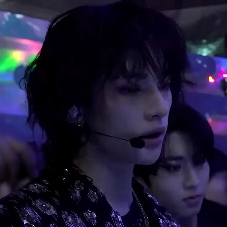 HYUNJIN ~~🕸️🚬 thumbnail