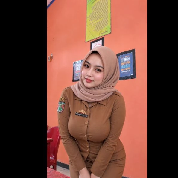 Fitriyah Indah, S.Pd. thumbnail