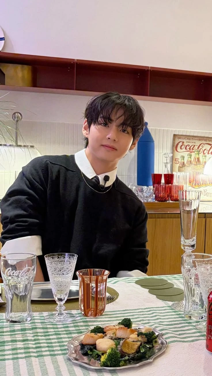 Kim Taehyung thumbnail