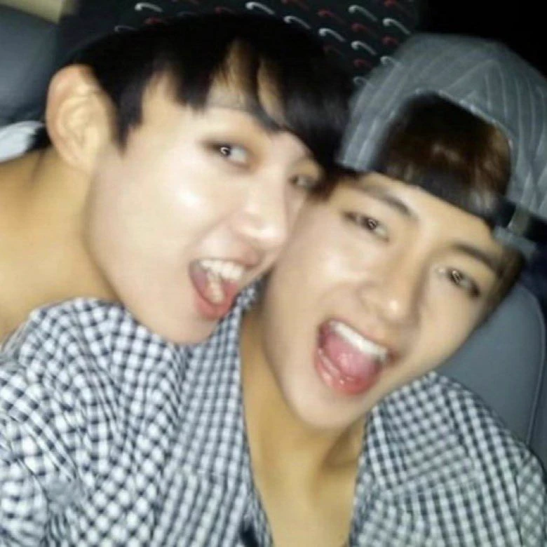 Jungkook y Taehyung thumbnail