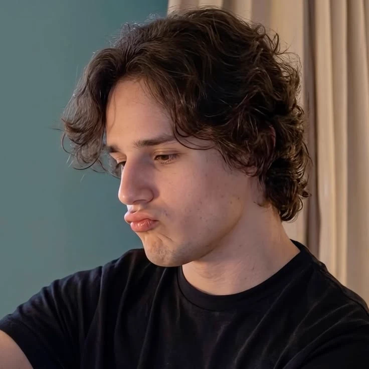 Harry Collett thumbnail