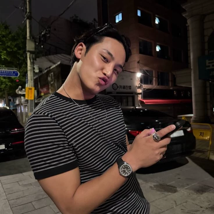 Kim Mingyu thumbnail