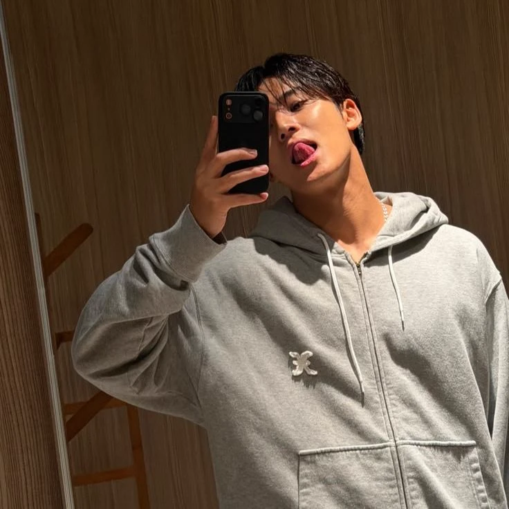 Kim Mingyu thumbnail