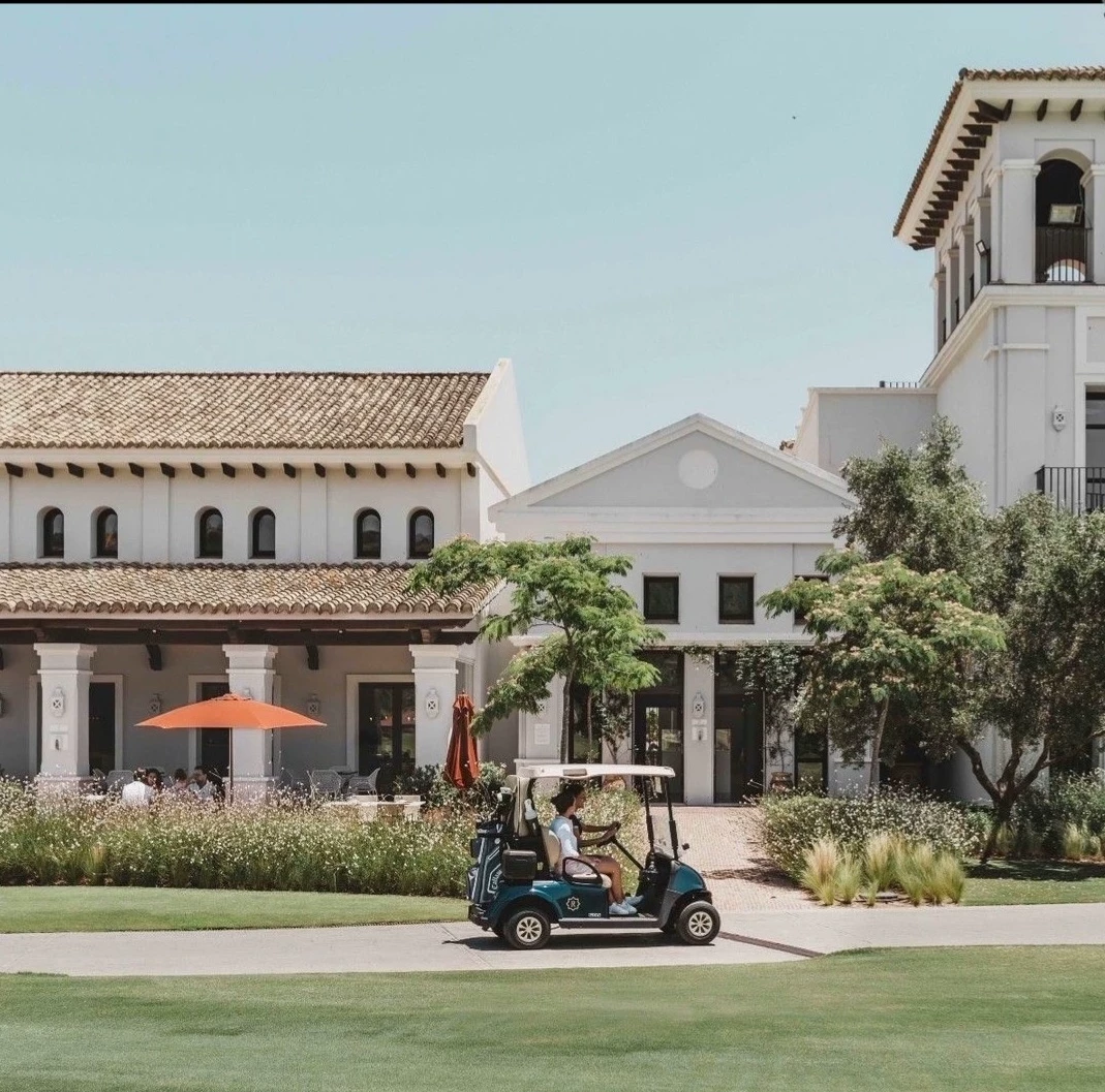 COUNTRY CLUB thumbnail