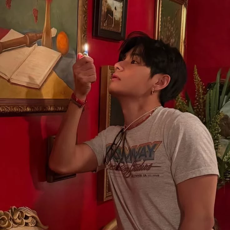 Kim Taehyung thumbnail