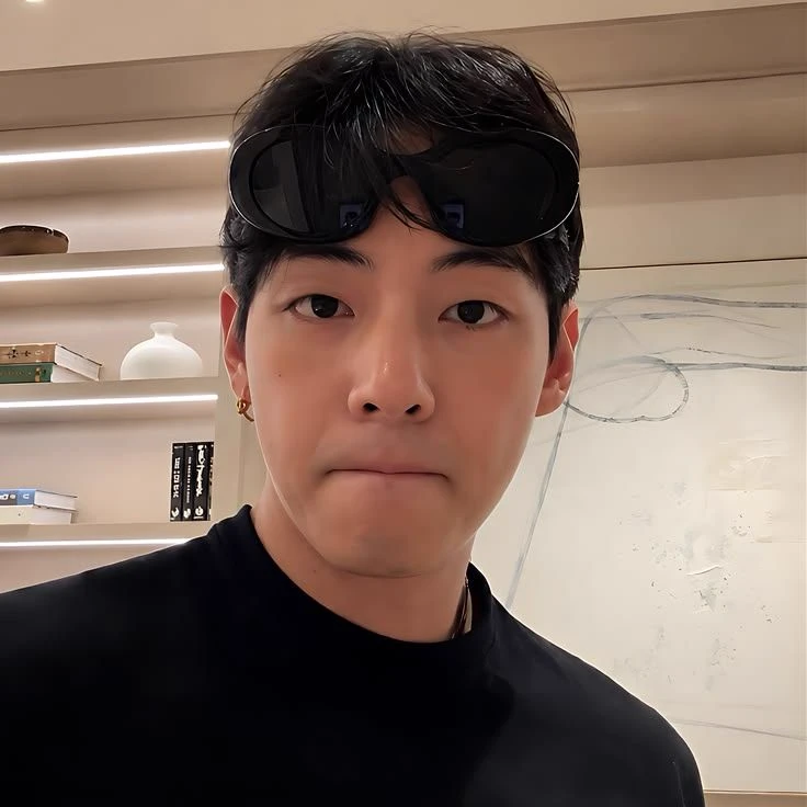 Kim Taehyung thumbnail