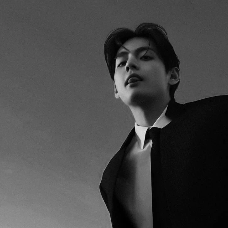 Kim Taehyung thumbnail