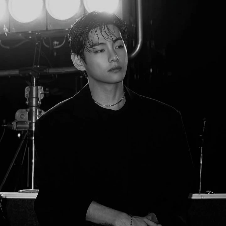Kim Taehyung thumbnail