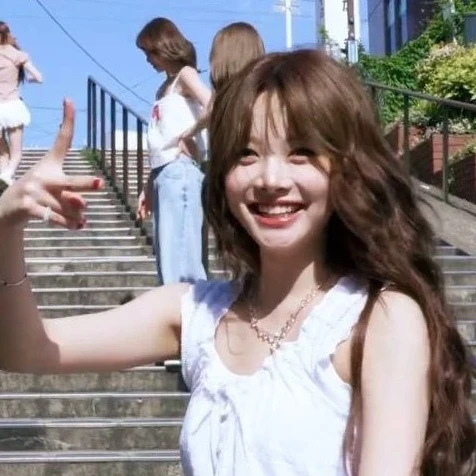 Hong Eunchae thumbnail